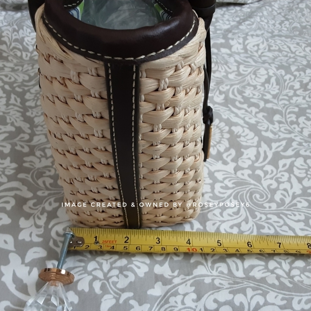 **SOLD** Chaps Straw Handbag EUC - Picture 10 of 11